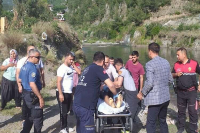 Hatay Payas halk plajında boğulma tehlikesi atlattılar