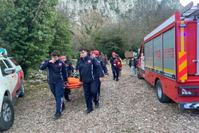 Antalya'da antik kentin surlarından düşen turist yaralandı