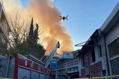 Antalya'da tarihi Kaleiçi'ndeki ahşap bina yangında zarar gördü