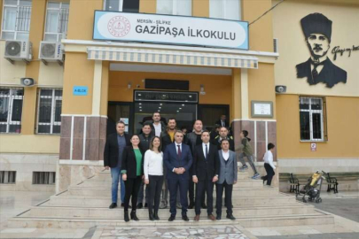 Mersin Cumhuriyet Başsavcısı Öztoprak, ilkokul arkadaşlarıyla eski sınıfında buluştu