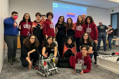 Doğa Koleji'nin robotik takımı VEX Robotics Almanya şampiyonu oldu