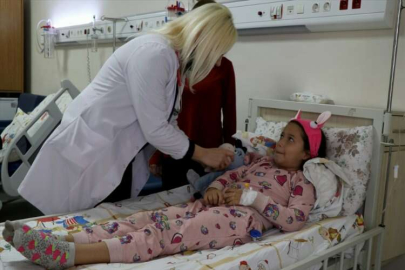 Strep-A nedeniyle bademcikleri su bile içemeyecek kadar şişen çocuk 21 günde iyileşti