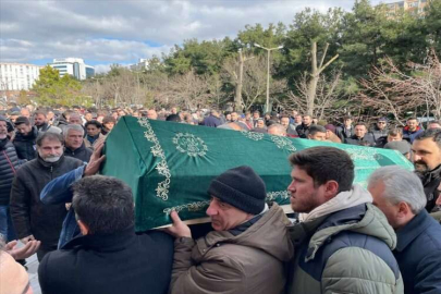 Depremde hayatını kaybeden kaleci antrenörü Uğur Kurt, İstanbul'da defnedildi