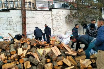 Tokat'tan deprem bölgesine 40 tır odun ve 500 soba gönderildi