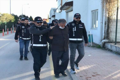 Adana'da 11 binanın depremlerde yıkılmasıyla ilgili 15 kişi gözaltına alındı