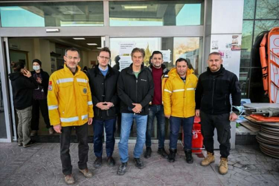 Kalp cerrahı Dr. Mehmet Öz Hatay'da hastanede yatan depremzedeleri ziyaret etti