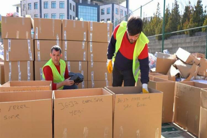 İstanbul'daki belediyelerin depremzedelere destekleri sürüyor