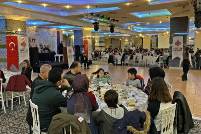 Mersin'de "Birr Lokma Bin Sofra" iftar programı düzenlendi