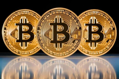 Bitcoin 10 ay sonra ilk kez 30.000 doları aştı