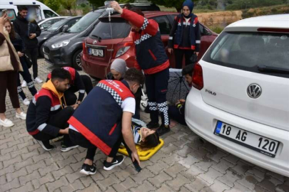 Burdur'da Acil Yardım ve Afet Yönetimi öğrencilerine uygulamalı eğitim verildi