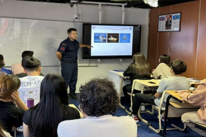 İskenderun'da öğrencilere Sahil Güvenlik Komutanlığı tanıtıldı