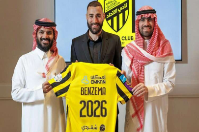 Ballon d'Or galibi Karim Benzema, Real Madrid'den ayrıldıktan sonra Suudi Arabistan takımı Al-Ittihad'a imza attı