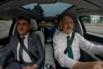 ANKARA - Bakan Özhaseki, Kayseri'de Türkiye'nin yerli otomobili Togg'u kullandı