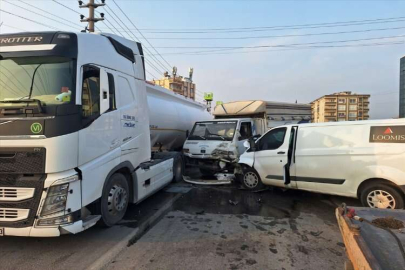 Mersin'de zincirleme trafik kazasında 11 kişi yaralandı