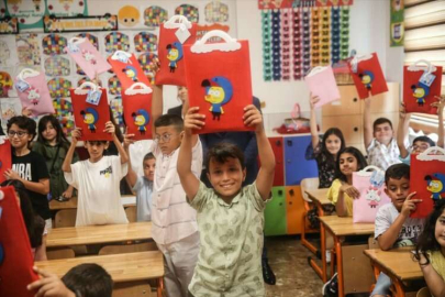 Adana, Mersin, Hatay ve Osmaniye'de öğrenciler karnelerini aldı