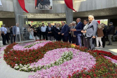 Dokuzuncu Cumhurbaşkanı Süleyman Demirel mezarı başında anıldı