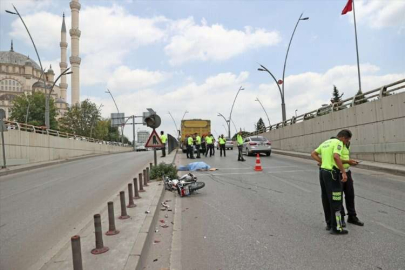 Adana'da kamyonla çarpışan motosikletin sürücüsü öldü