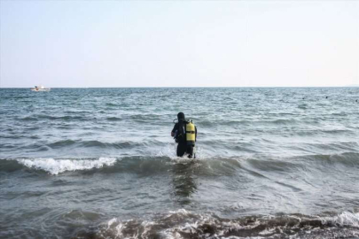 Mersin'de bir genç denizde kayboldu