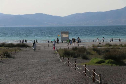 Salda Gölü'nde bayram tatili hareketliliği