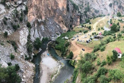 Türkiye’nin dört bir yanından Adana’ya serinlemek için geldiler