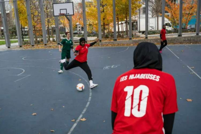 Fransa yana dursun Danıştay, kadın futbolcuların maçlarda başörtüsü takma yasağına onay verdi