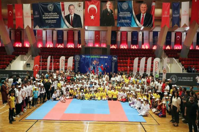 Adana’da GSB Spor Okulları ve GSB Engelsiz Spor Okulları Açılışı Yapıldı