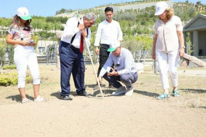 Doğu Türkistan'ın buğday tohumları, Hatay'da toprakla buluştu