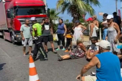 Üst geçit isteyen mahalleli, yolu trafiğe kapattı