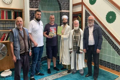 Depremzede imam Fransa’da 2 kişinin Müslüman olmasına vesile oldu