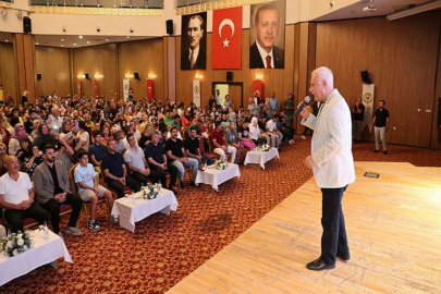 Yüreğir’de Nihat Hatipoğlu konferansına yoğun ilgi