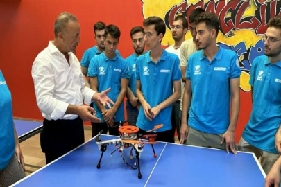 Adanalı öğrencilerden depremlerde ışık problemi için drone