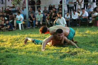 Mersin Yörük Şöleninde nefes kesen güreş müsabakaları