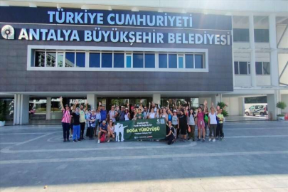 Korkuteli'nde grup yolunda asfaltlama yapılıyor