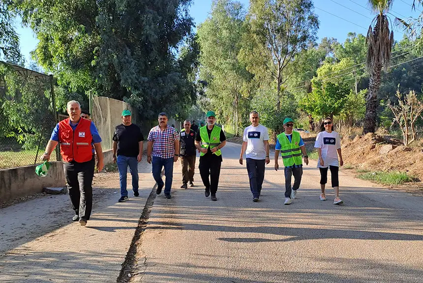 Adana Şehir Hastanesi personeli Doğadan 1 saatte 2 ton çöp topladı