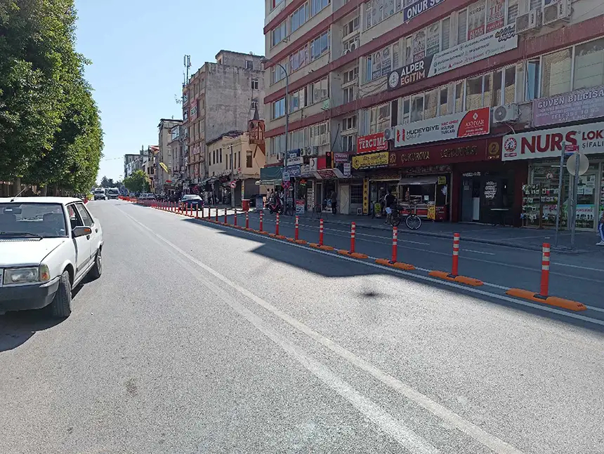 Eski Adana Adliyesi önü çift yönlü trafiğe açıldı 2