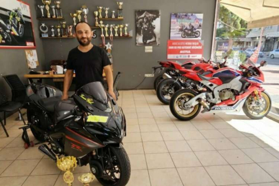 Mersinli Motosiklet tutkunu sporcu çifte kupayla döndü