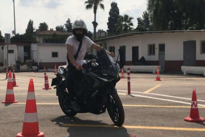 Adana'da motosiklet sürücülerine "güvenli sürüş" eğitimi verildi