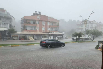 Antalya'da sağanak ve kuvvetli rüzgar etkili oldu