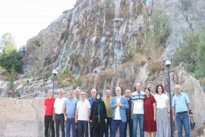 41 yıl önce sıra arkadaşları olan liseliler, Kozan’da bir araya geldi