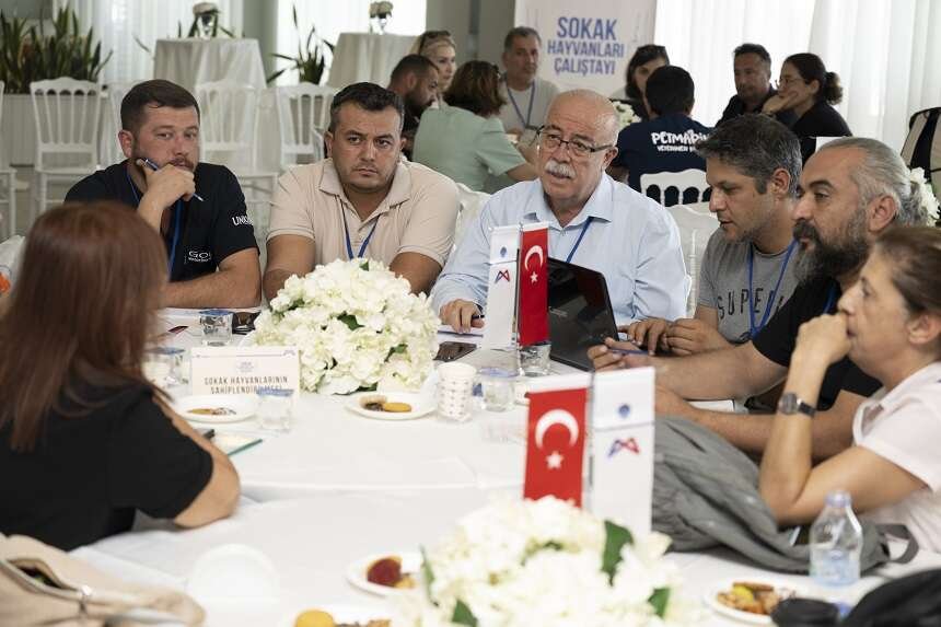 Mersin Büyükşehir'den ‘Sokak Hayvanları Çalıştayı’-1