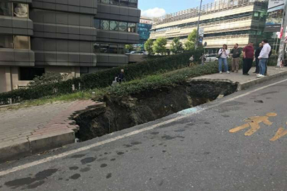 Şişli’de kaldırım çöktü, 5 metre derinliğindeki çukura bir kadın düştü