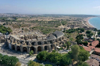 Antalya'nın dört bir yanında yürütülen kazı çalışmaları tarihe ışık tutuyor