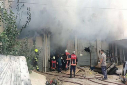 Mersin'de depoda çıkan ve iki daireye sıçrayan yangın söndürüldü