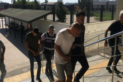 Mersin'de otomobil hırsızlığı iddiasıyla yakalanan 2 zanlıdan biri tutuklandı