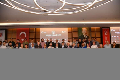 Antalya'da Cumhuriyet'in 100. yılına özel 275 bin ev Türk bayraklarıyla süslenecek