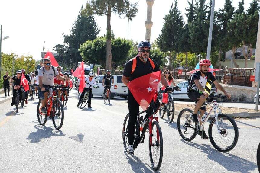 Toroslar'da 100. yılda 100 öğretmen ile 29 kilometrelik bisiklet turu2