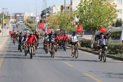  Toroslar'da 100. yılda 100 öğretmen ile 29 kilometrelik bisiklet turu