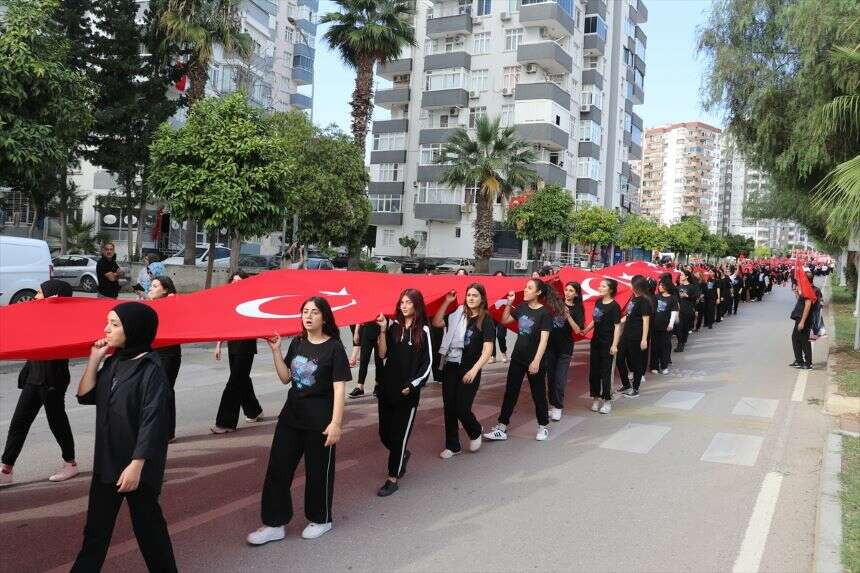 Adana Kız Lisesi BAYRAK