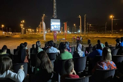 Hatay'da konteyner kentte sinema etkinliği düzenlendi