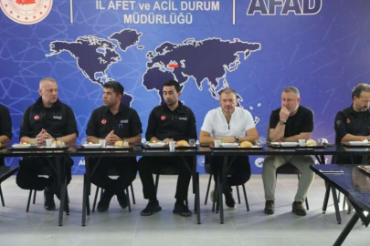 Hatay'da depremden etkilenen gazetecilere ekipman desteği